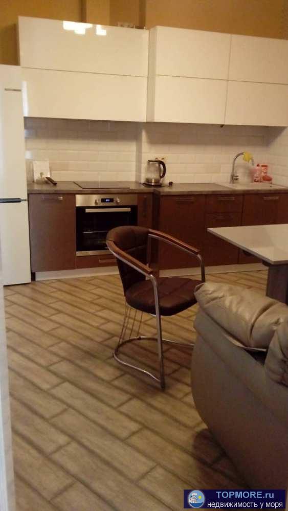 Лот № 101364. Полностью укомплектованная квартира с дизайнерским ремонтом в новом престижном доме. В квартире две... - 2