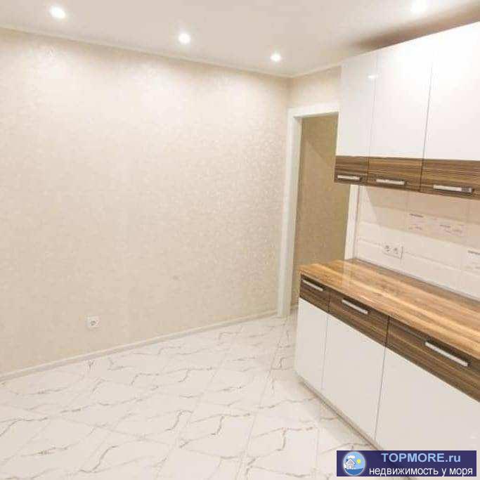 Лот № 152851.  Оригинальная квартира с новым дизайнерским ремонтом в Блиново.  Имеется балкон, вся необходимая...