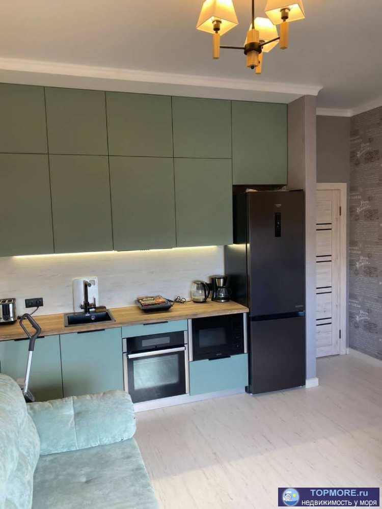 жк Военный, Черешня.  В квартире панорамные окна с красивым видом на горы, качественный ремонт, мебель и бытовая...