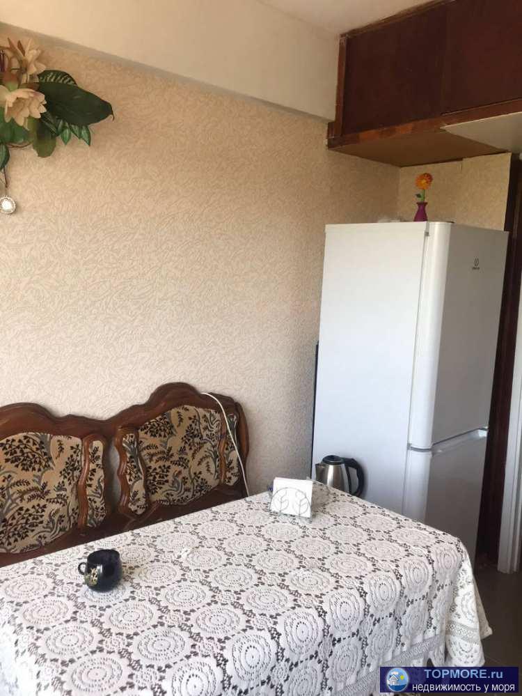 Лот № 159828. Однокомнатная, чистая, светлая три окна, с ремонтом, больше чем стандартные квартиры, кухня почти 9 м....