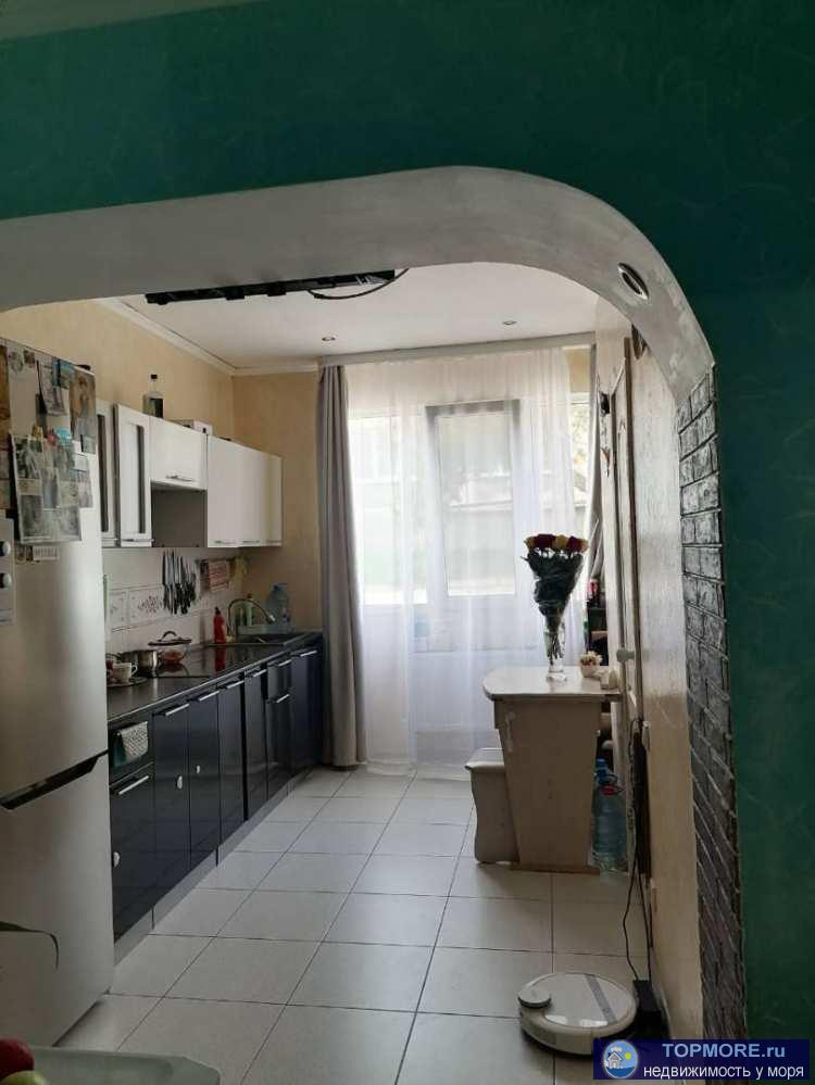 Лот № 21005. Продам двухкомнатную квартиру,Район Голубая бухта. Две изолированные комнаты (по 15 кв. м), кухня, с/у... - 2