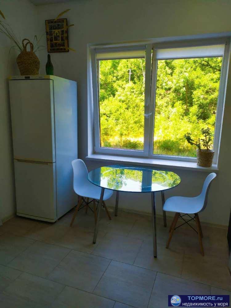 Полноценная однокомнатная квартира площадью 33 м2 расположенная на втором этаже восьми этажного дома. С красивым евро... - 1