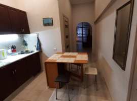 Лот № 20611. Продается отличная студия в центре города в теплом,...