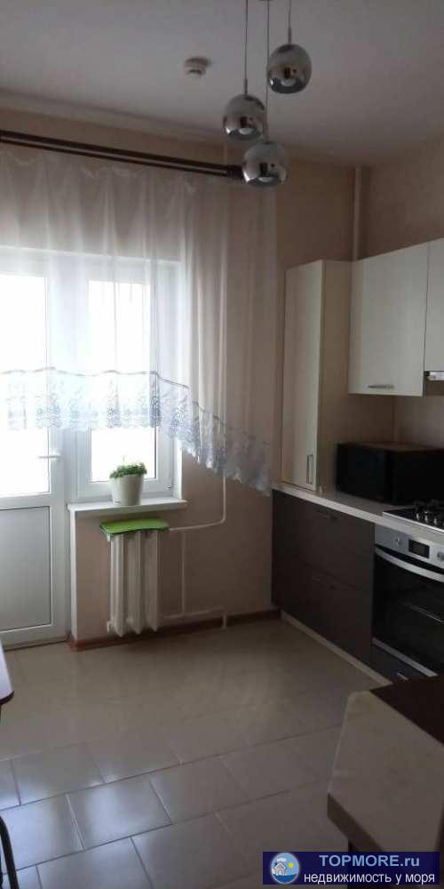 Лот № 20909. Дом полностью монолитный, строился для военнослужащих и администрации города.  Огороженная территория,...