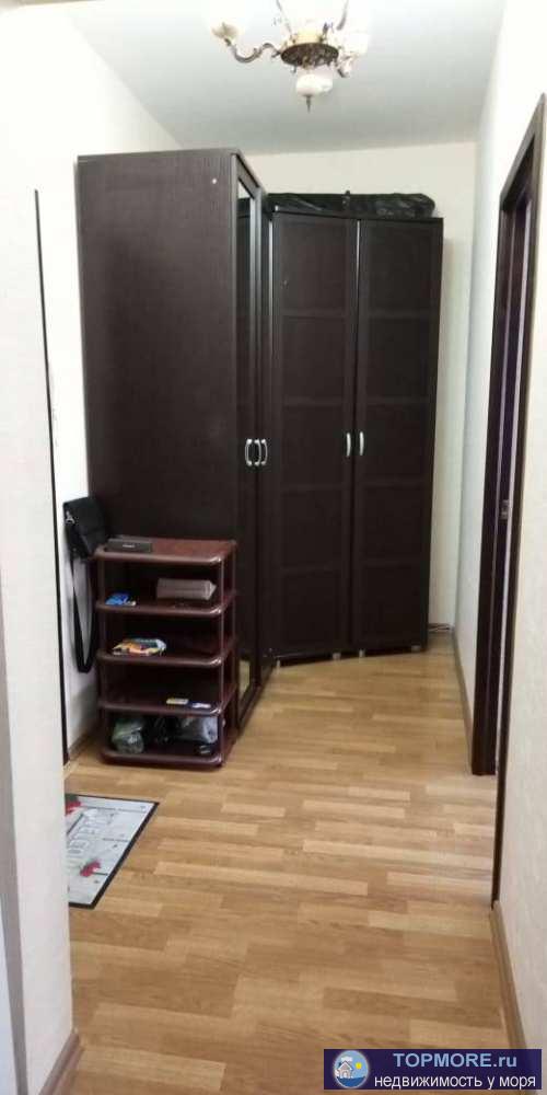 Лот № 20909. Дом полностью монолитный, строился для военнослужащих и администрации города.  Огороженная территория,... - 2