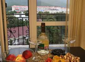 Продается студия в тихом районе 400м. от моря с видом на горы ....