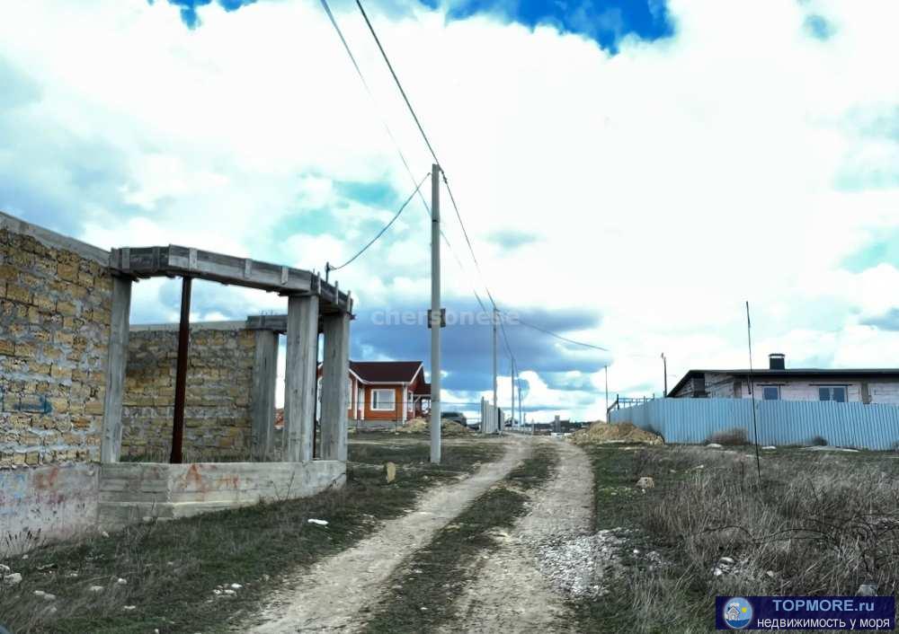 Продаётся участок 11 соток Ижс с недостроенным  домом 100 кв м в посёлке Любимовка.  На участок заведён свет . Рядом... - 2