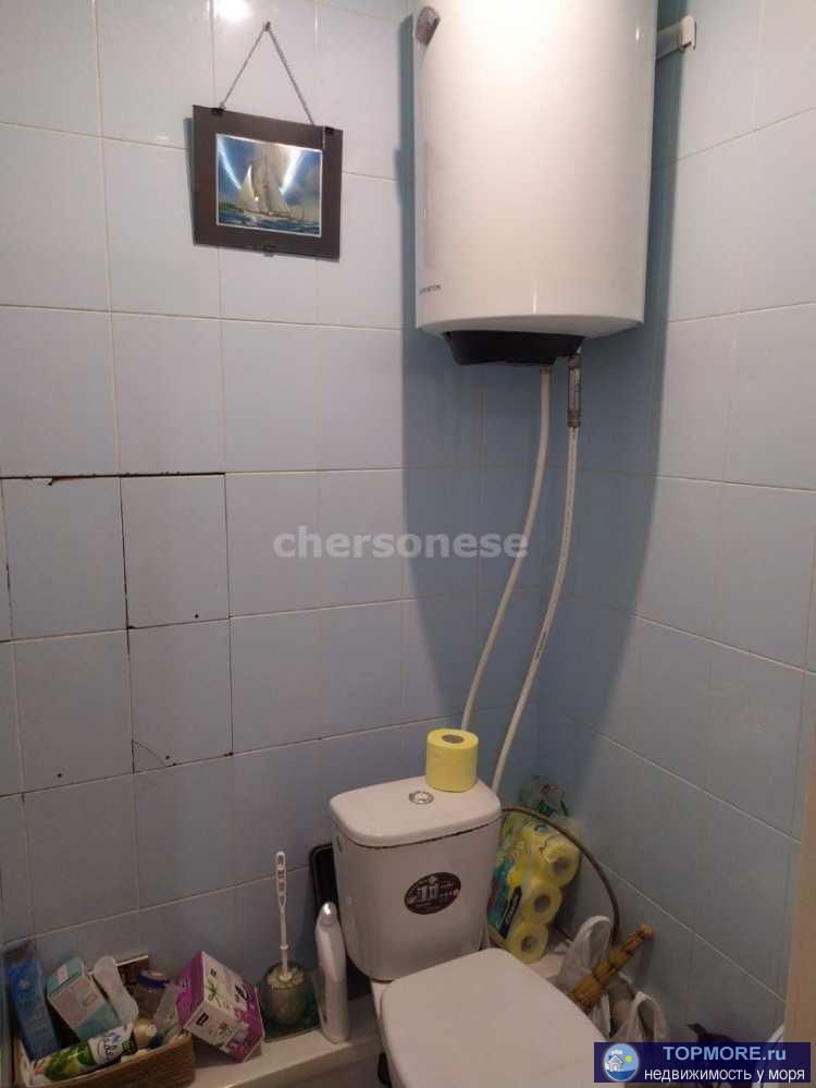 В продаже уютная квартира.  Свежий ремонт. Две раздельные комнаты, большой коридор, кухня совмещенная с лоджией, два... - 2