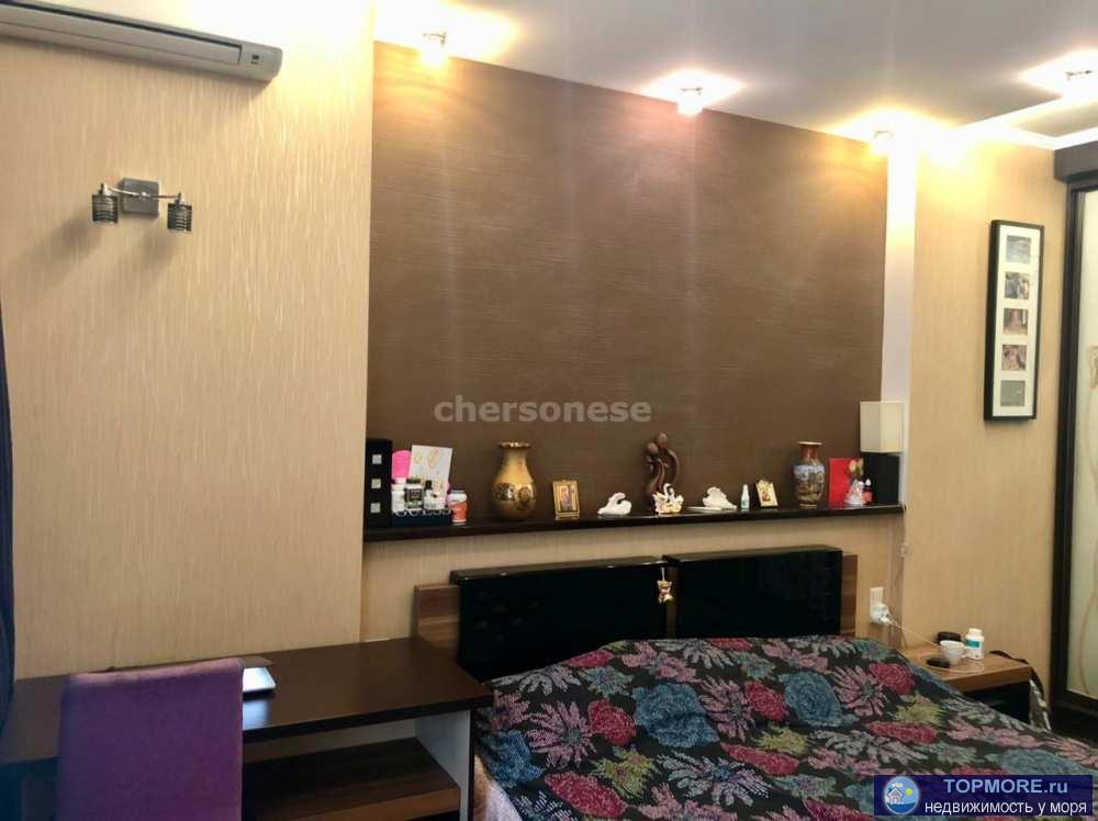 Предлагается к продаже шикарная трехкомнатная квартира в самом центре города Севастополя.   Дом расположен на одной... - 1