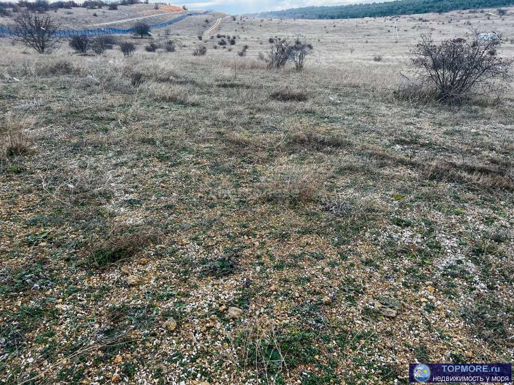 Продаётся видовой земельный участок 10,4 соток в посёлке Любимовка. С участка открывается красивый вид на город и... - 2