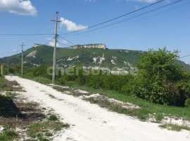 Предлагается к продаже участок 9 соток в посёлке городского типа...