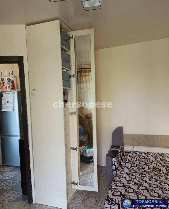 В районе с развитой инфраструктурой и вблизи моря продаётся однокомнатная квартира!  Квартира находится в доме с...