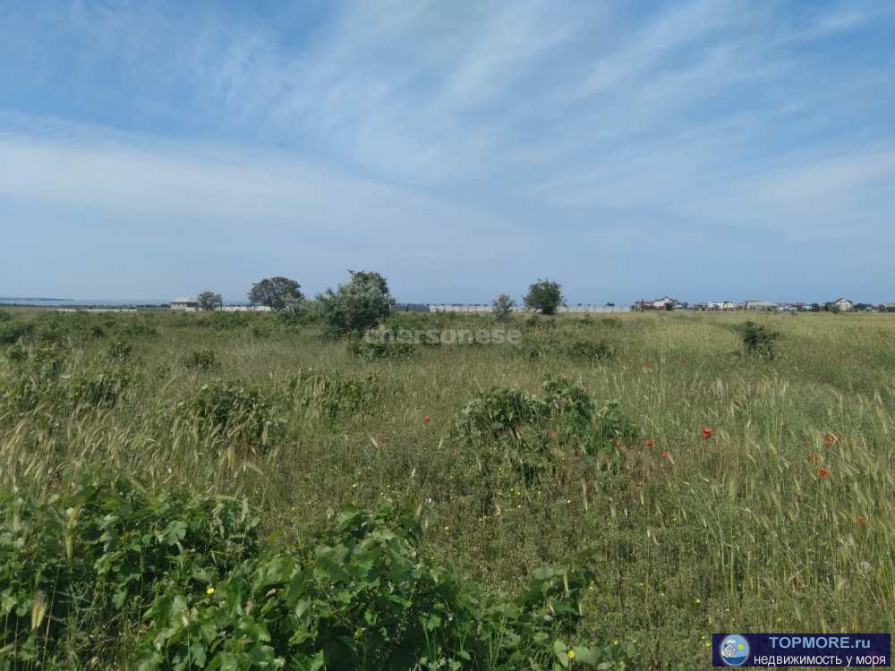 Продается участок 10 соток , до моря 10 минут.  Назначение земли: для ведения личного подсобного хозяйства (ЛПХ);...