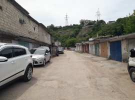 Каменный, сухой гараж с большой ямой, размер 6 м*4м, собственник....