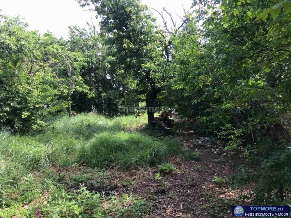 Продается земельный участок на центральной улице , первая линия , ровный ,к концу чуточку зауженный. На участке есть... - 1