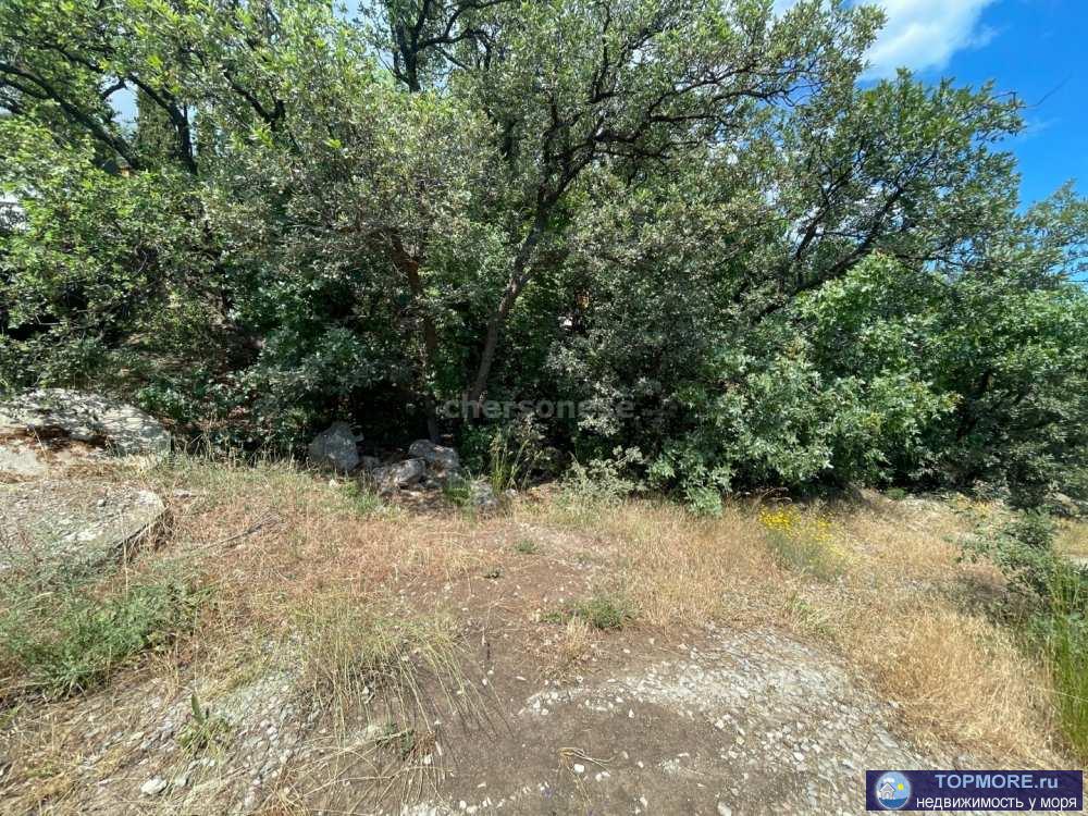 Продажа участка ИЖС 6,4 сот. в пгт. Парковое (Симеиз).  Участок трапецевидной формы, ровный, имеет  асфальтированные...