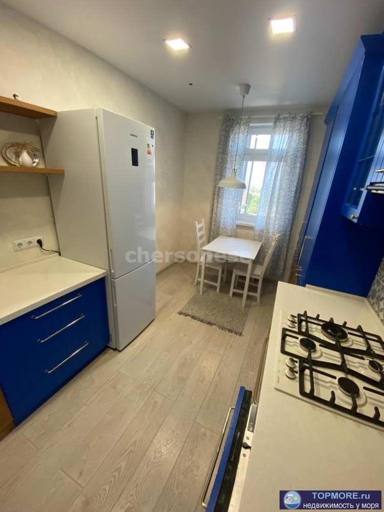  В продаже двухкомнатная квартира в близости к центру Севастополя.         Про квартиру: полностью готова к... - 1