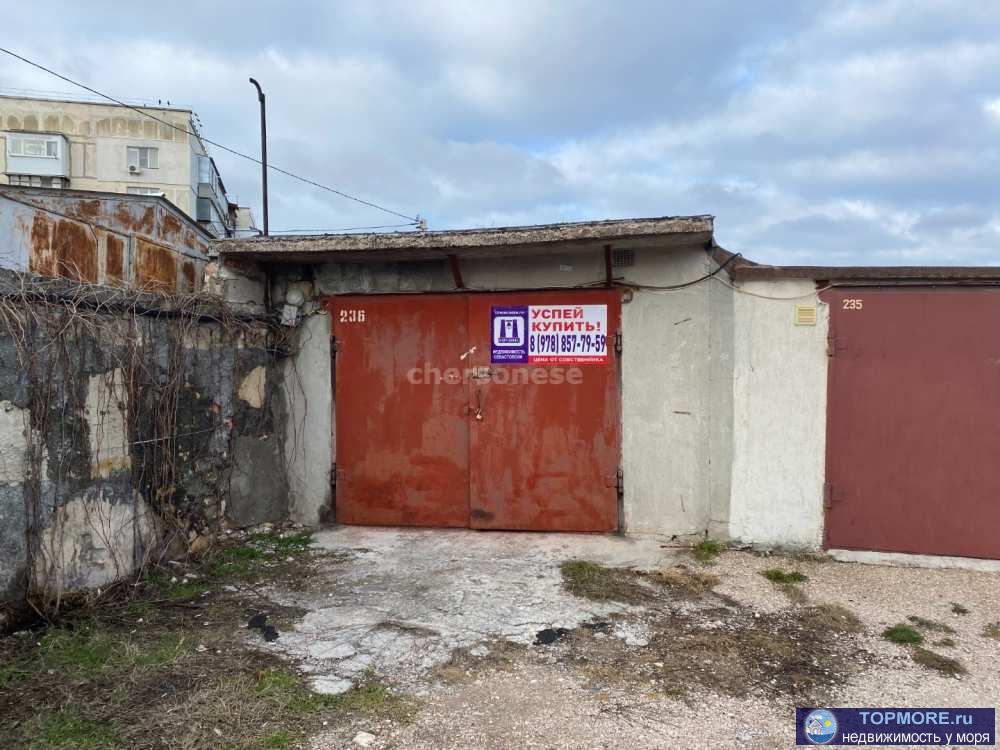 Предлагается к продаже просторный гараж, расположенный в гаражном кооперативе "Лебедь" в жилом...