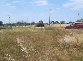  

На продаже земельный участок площадью 10 соток возле моря,...