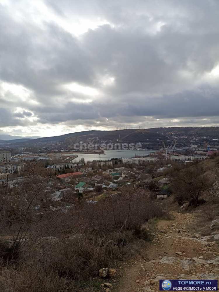 Предлагается продажа видового земельного участка в Инкермане (Севастополь)!  Участок правильной прямоугольной формы.... - 1
