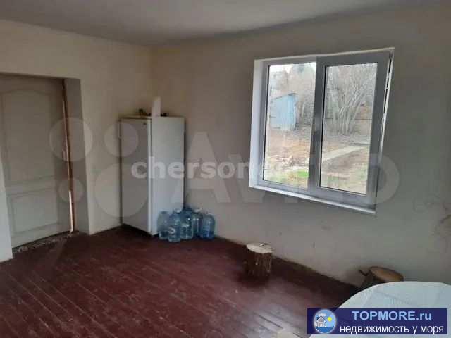 Продается дача на участке в 3.8 сотки. туалет на улице. Дом из инкерманского кирпича, две комнаты прихожая с кухней... - 2