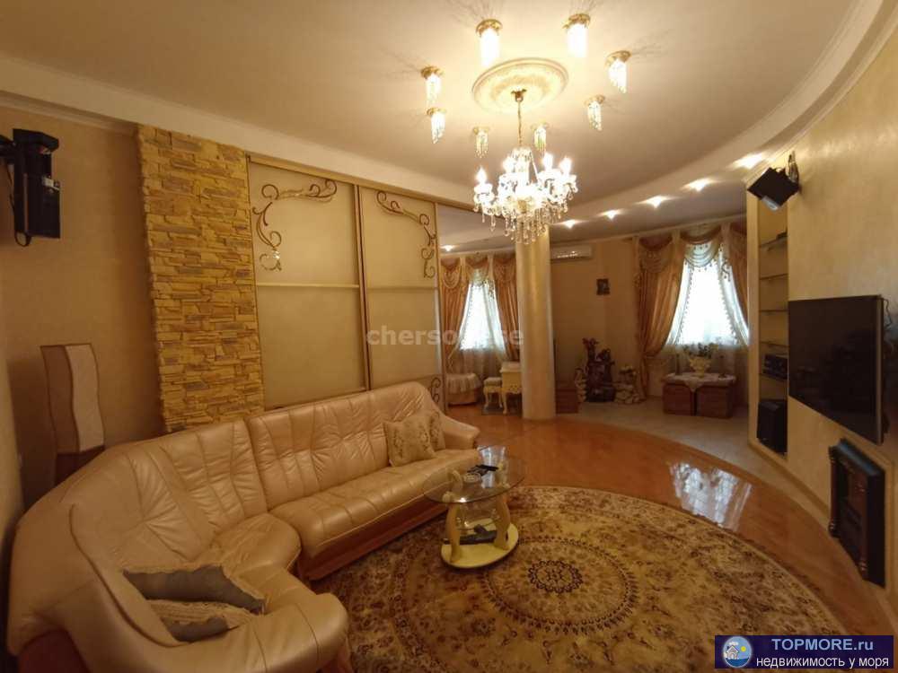 Предлагается продажа просторной квартиры с прекрасный видом на море и горы!  Располагается в элитном жилом комплексе...