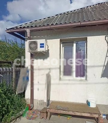 Продажа половины дома в Инкермане, 3 раздельные  комнаты 10,17,6 кв.м., кухня - гостиная 17 кв.м, душ-туалет 2...