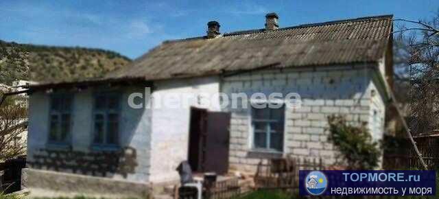 Продается обжитой, просторный, отдельно стоящий дом в центре Инкермана.   Дом 90 кв.м. на участке 6 соток ИЖС...