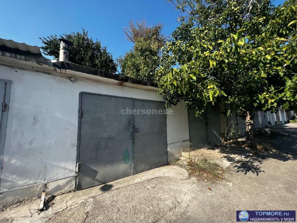 Продаётся хороший каменный гараж после ремонта в Инкермане. Свет , яма есть. Подъезд асфальтированный.  Документы... - 1