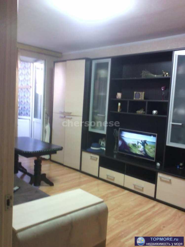 Предлагается к продаже доля в двухкомнатной квартире.  Наличная форма расчета. Нотариальная сделка. Продается 1/4...