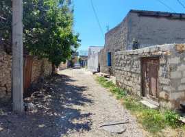 Продается дом на участке 3 сот, под реконструкцию,  в тихом центре...