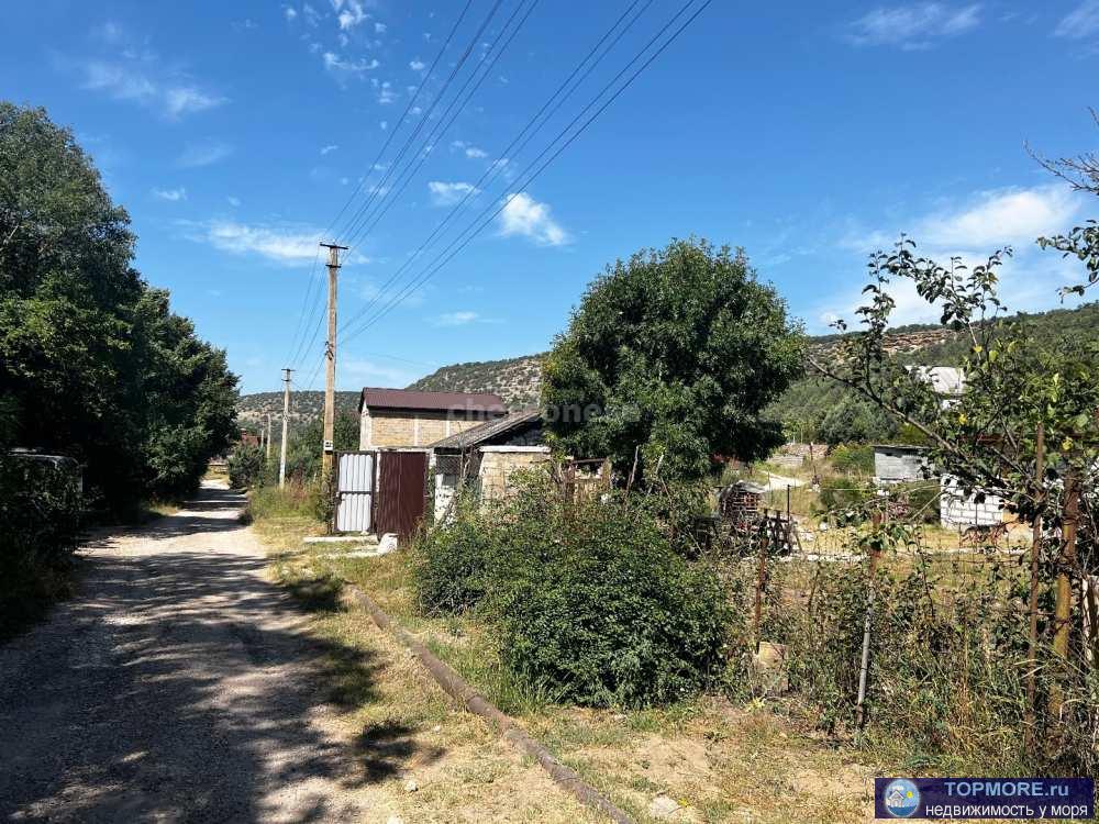 Продаётся земельный участок 4,6 сотки СТ Лесная Поляна г. Инкерман. Участок ровный , находиться рядом с лесом .... - 2