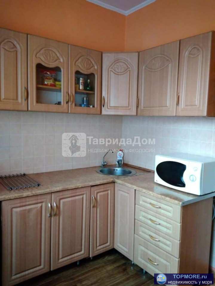 Продам 4-х комнатную кв с АОГВ, в 200 м от моря,  97 м2, 3/5, ул. Дружбы, 42а, Феодосия. Просторная, чистая и светлая...