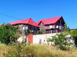 Продаются на одном участке ДВА ДОМА в с. Полины Осипенко, по адресу...