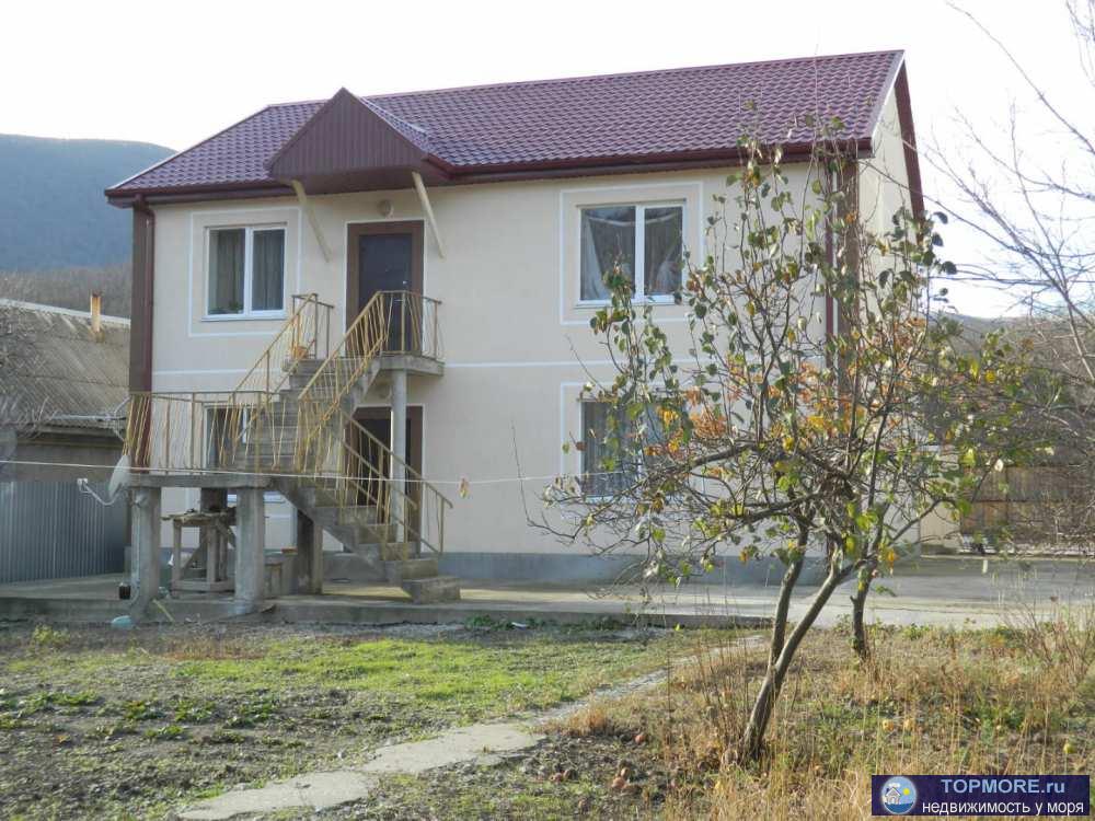 Лот № 21029. Продается 2х этажный дом в экологически чистом районе, в самом начале с. Адербиевка.В доме два отдельных...