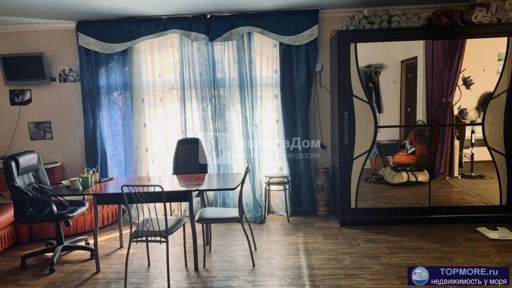 Продам 2-х этажный жилой дом 210 кв.м., на уч.  6,22 сотки, ул. Вересаева, Коктебель, Феодосия. На первом этаже дома... - 1