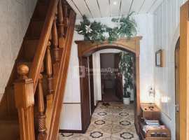 Продам добротный 2-этажный особняк, площадью 
153 кв.м., на участке...