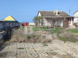 Продам дом 89.5 м2 на участке 11 соток, ул. Азовская, 
с. Соляное,...