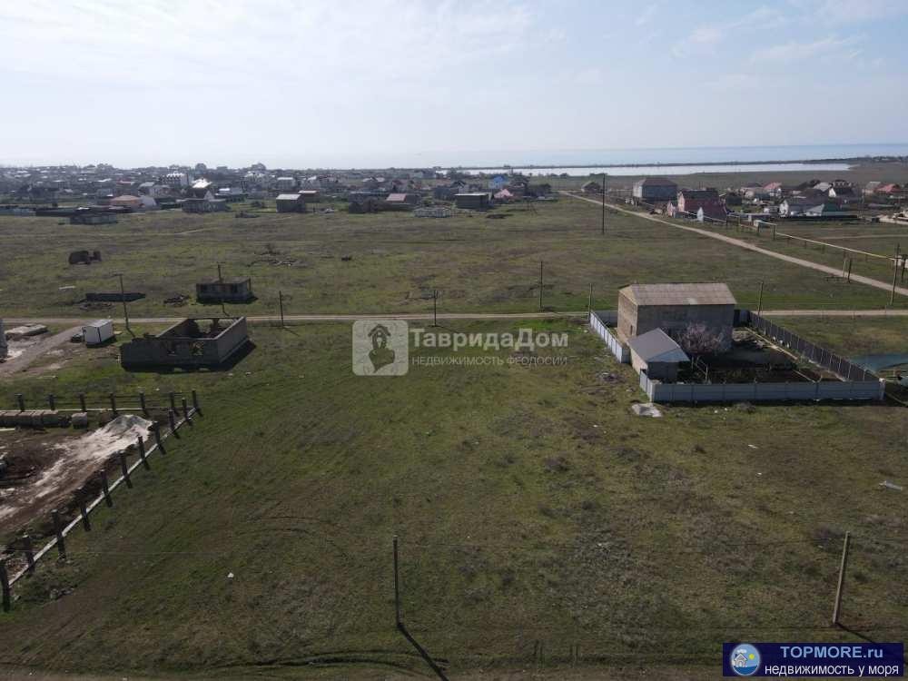 Продам участок 8 соток, Аджиголь ул. Школьная,  г. Феодосия. На участке недострой. По границе участка: газ, вода,...