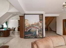 Лот № 161522. Продаю шикарную квартиру в центре Эсто-Садка на...