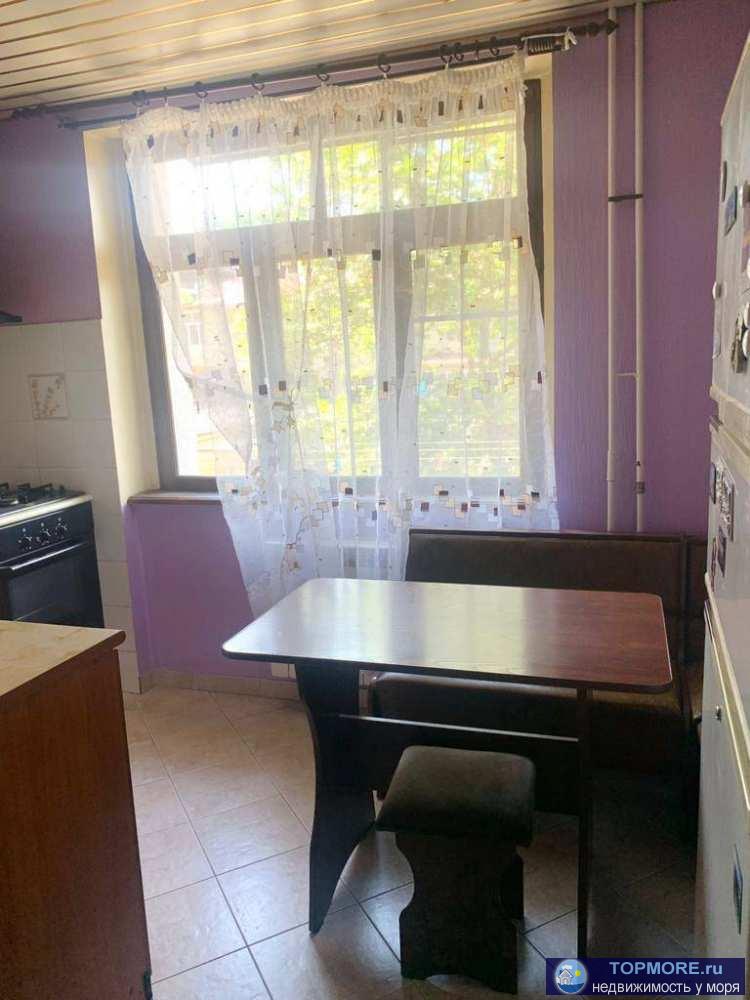 Лот № 162546. Продаю квартиру в Сочи, центр, в районе Ареда.- Общая площадь 40 м2.- Большая, уютная комната.... - 1