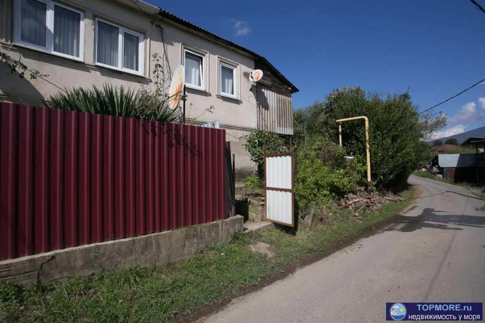 Продается дом в с.Высокое на ул.Новогорской. На земельном участке площадью 3 сотки растут плодоносящие деревья....