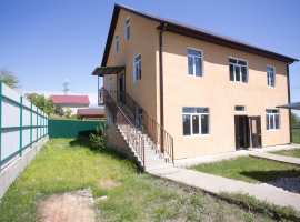 Лот № 157379. Продается двухэтажный кирпичный дом с мансардой в...