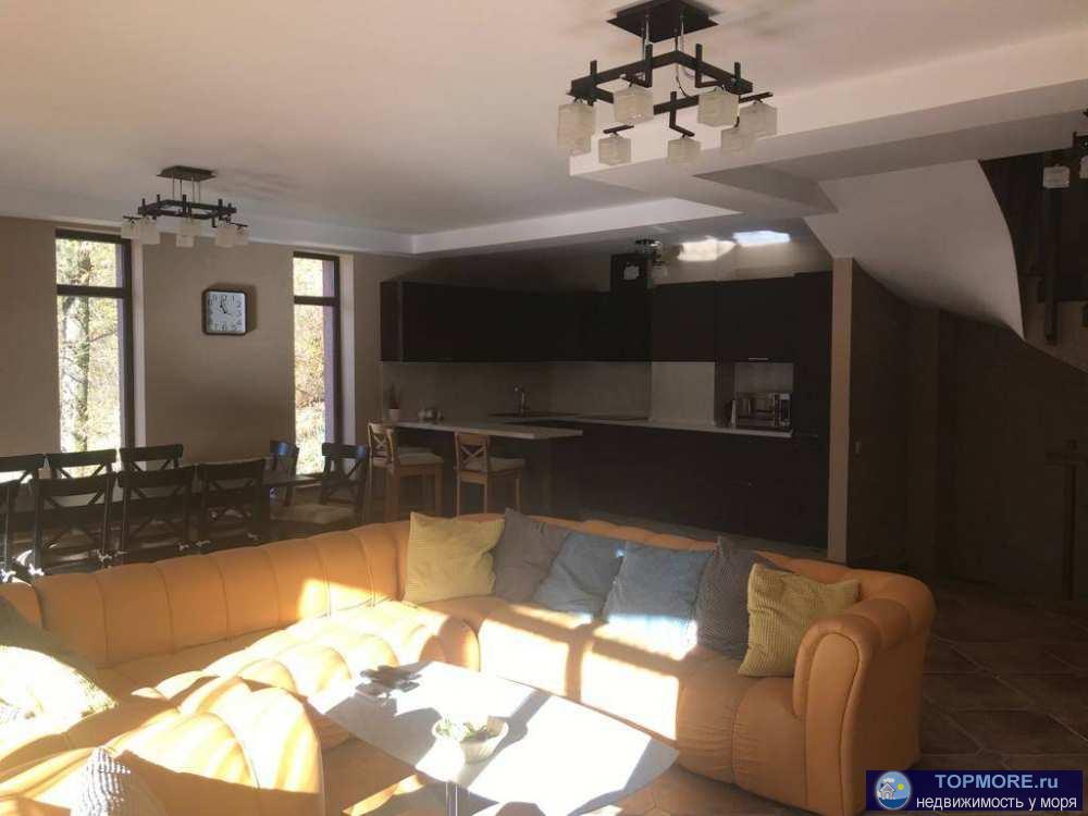 Площадь 236 кв.м участок ижс 6.5 сот.   Дом в стиле Шале выполнен качественный ремонт.  Установлена мебель, техника,...