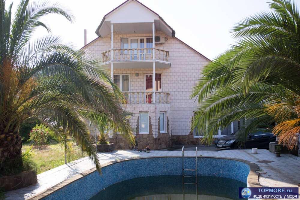 Продается замечательныйдом  S дома - 311м2  S участка - 5 соток  Удачное расположениевозле реки  Красивая набережная...