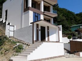  Продаю дом На ландышевой! Хай-тек
планировка 5 спален 3  с/у,...