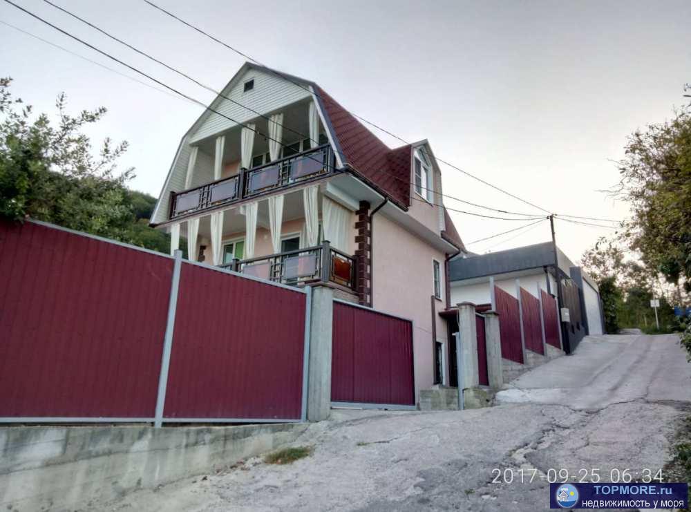 Продаю дом в мкр. Мамайка c прекрасным видом на море. Земельный участок 3,5 сотки в собственности. На 2-ом и 3-ем... - 1