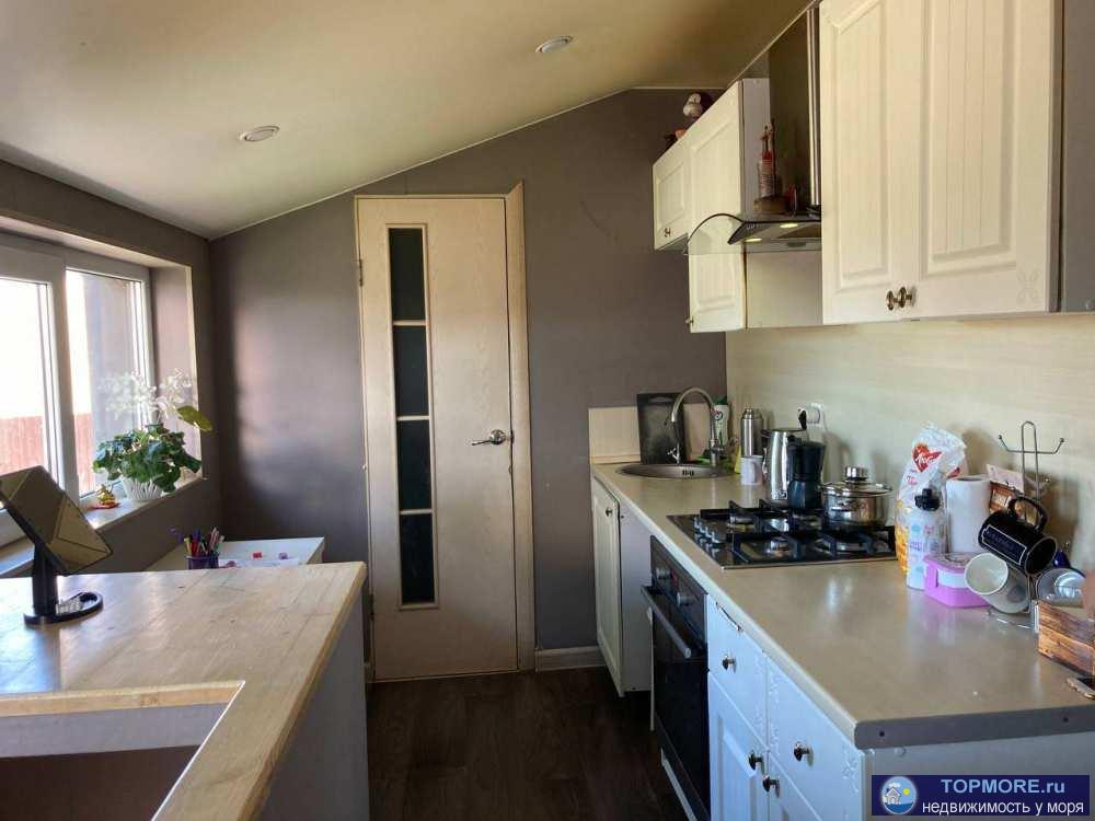 Срочно продаю половину дома в одном из лучших микрорайонов Сочи, Мамайка. Общая площадь - 70 кв. м., 2 этажа, 2...