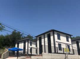 Лот № 160059. кп Триумф состоит из пяти 2-х этажных коттеджей....