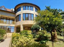 Красный штурмДом плoщадью 500м2. (По факту 700кв.) 3 этажа. Утопaет...